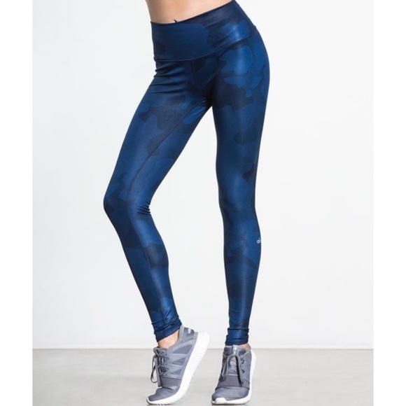 ALO Yoga Navy Blue Camo Airbrush Legging High Rise - Picture 3 of 16